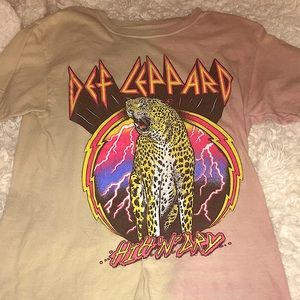 Size small graphic tee